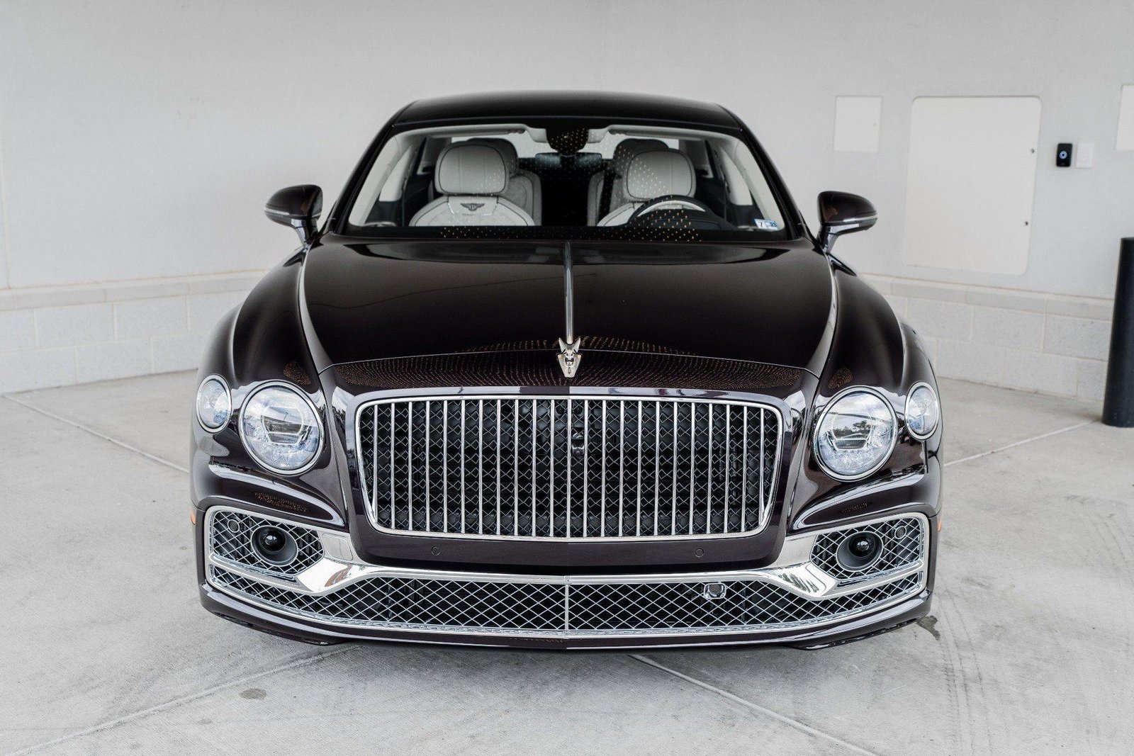 2022 BENTLEY FLYING SPUR V8 (1)