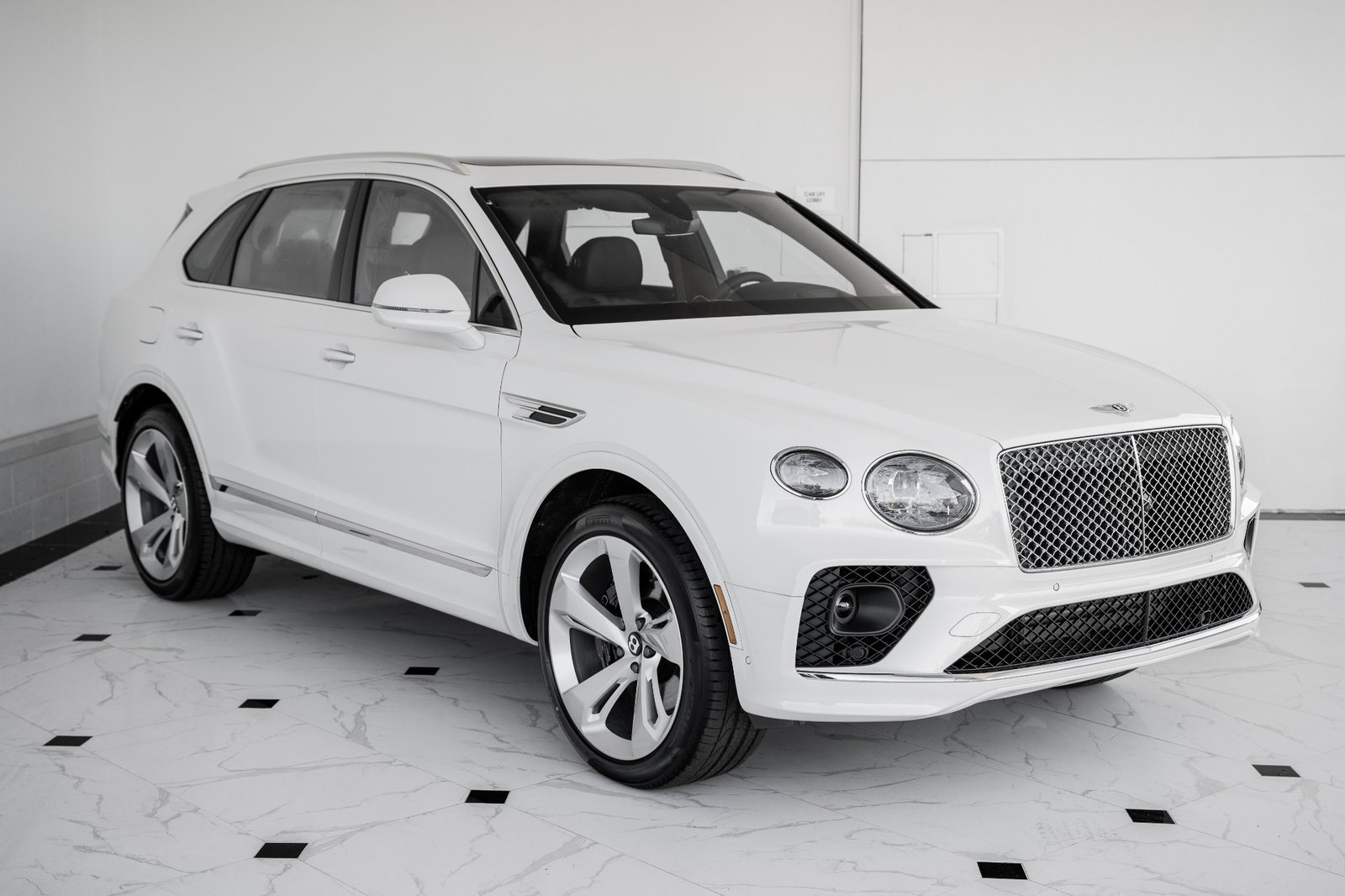 2023 BENTLEY BENTAYGA V8 (11)