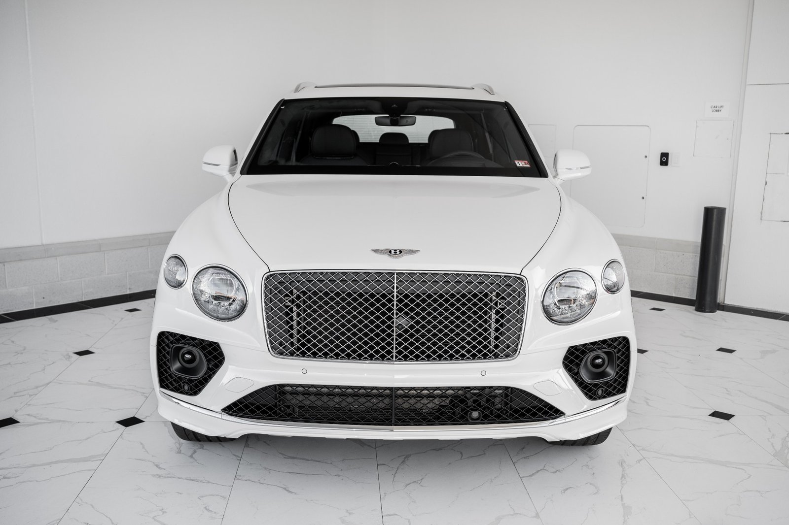 2023 BENTLEY BENTAYGA V8 (12)