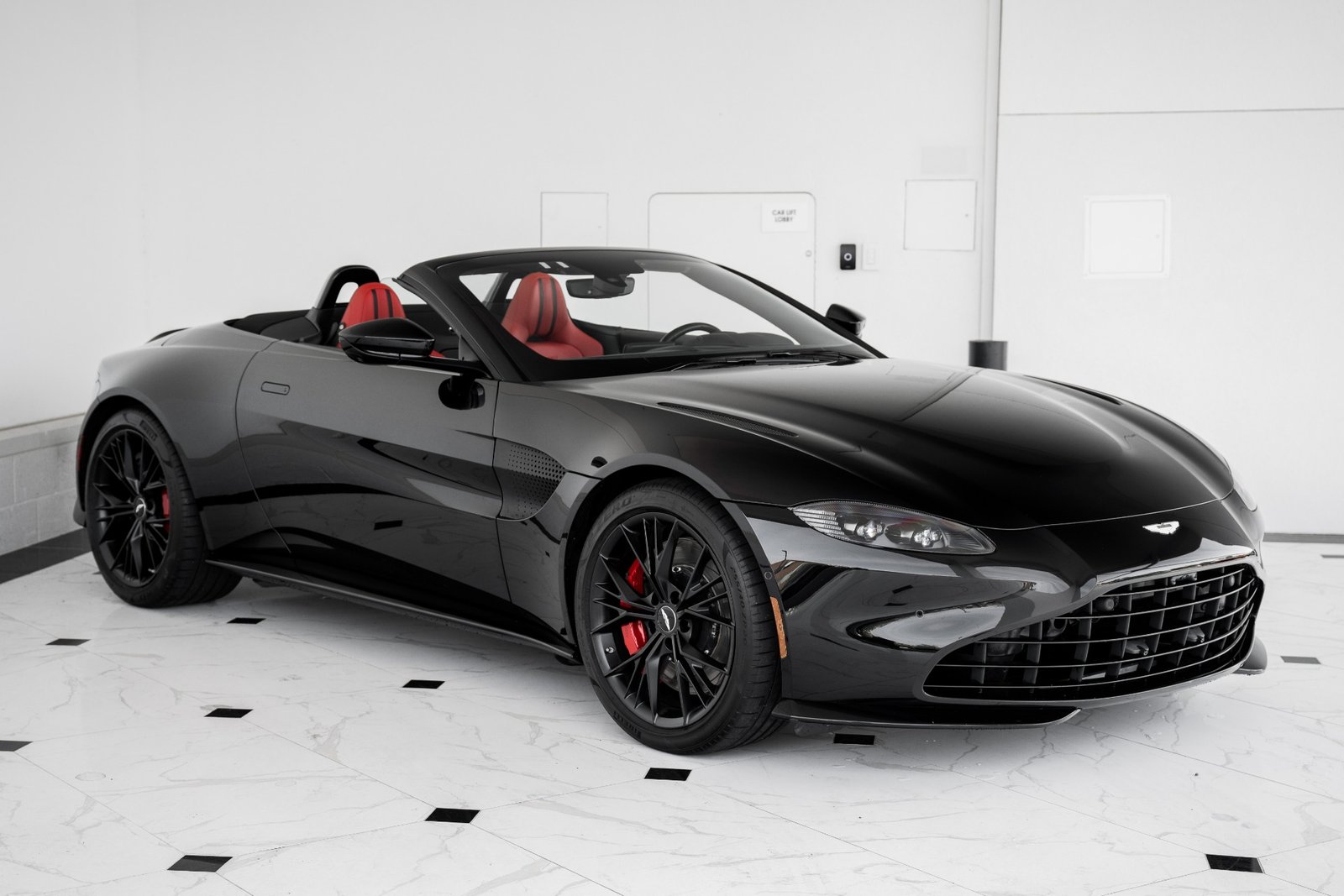 2021 ASTON MARTIN VANTAGE V8 ROADSTER (1)