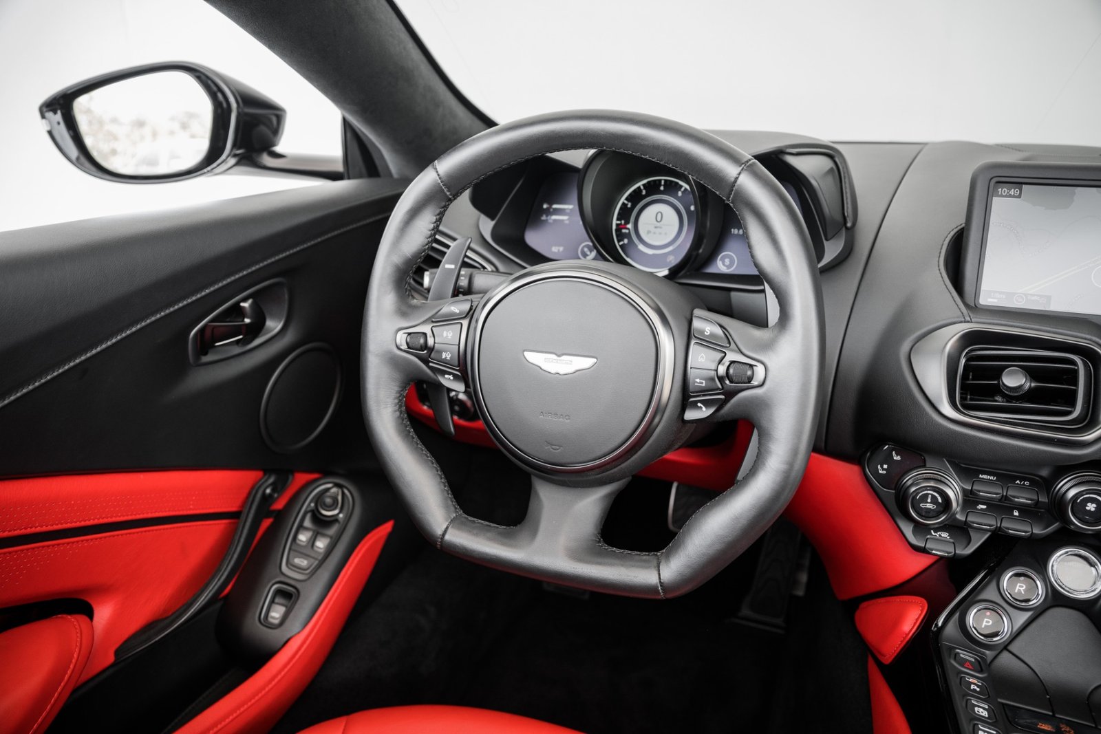 2021 ASTON MARTIN VANTAGE V8 ROADSTER (17)