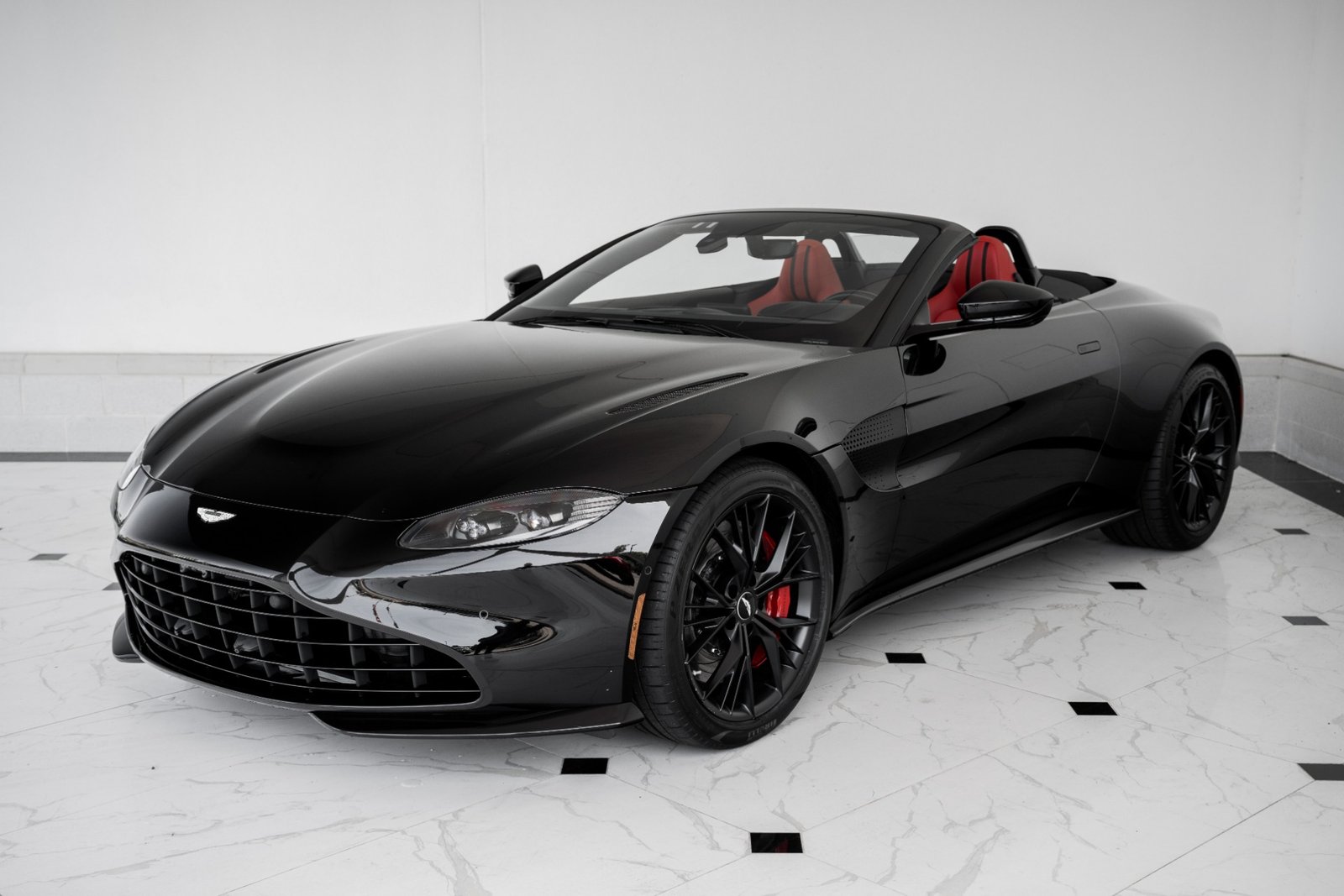 2021 ASTON MARTIN VANTAGE V8 ROADSTER (26)