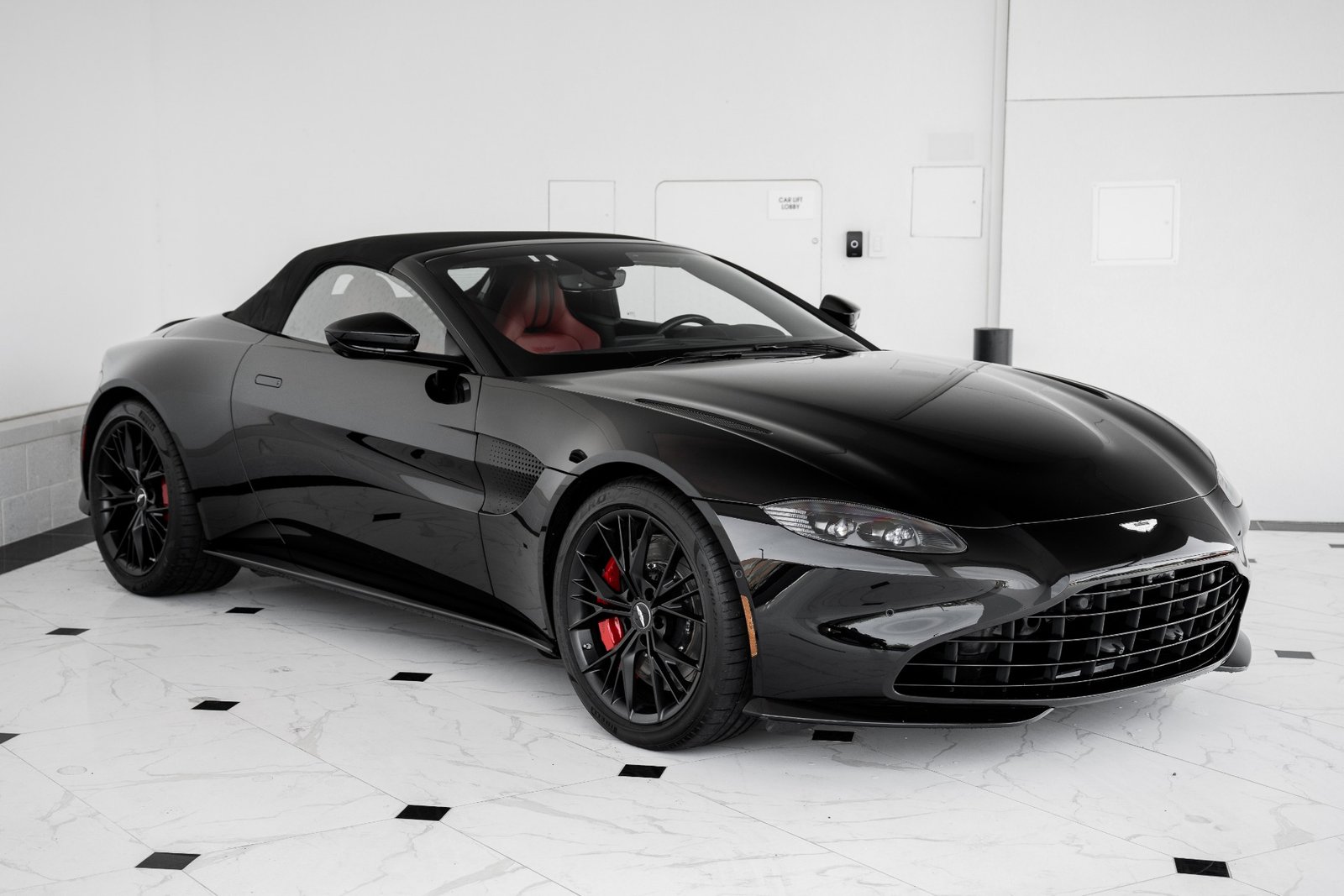 2021 ASTON MARTIN VANTAGE V8 ROADSTER (29)