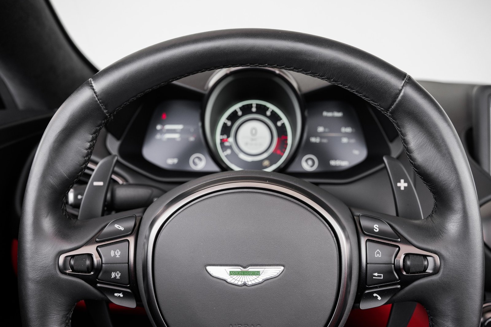 2021 ASTON MARTIN VANTAGE V8 ROADSTER (8)