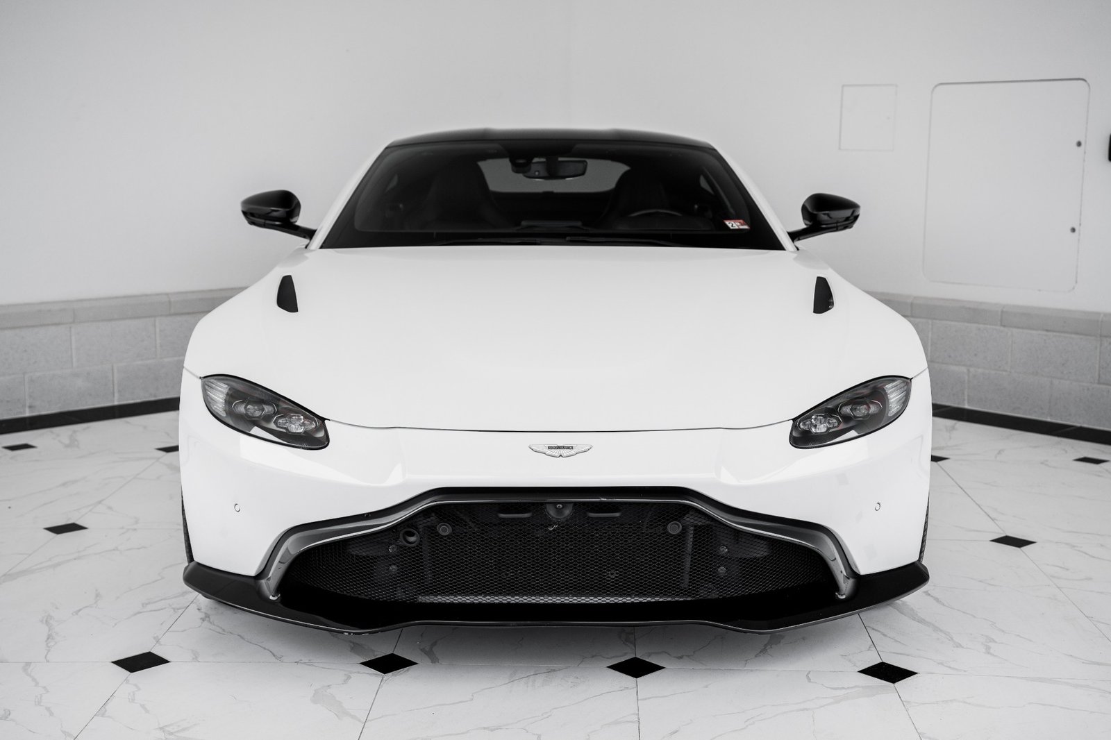 Used 2020 ASTON MARTIN VANTAGE V8 COUPE (1)