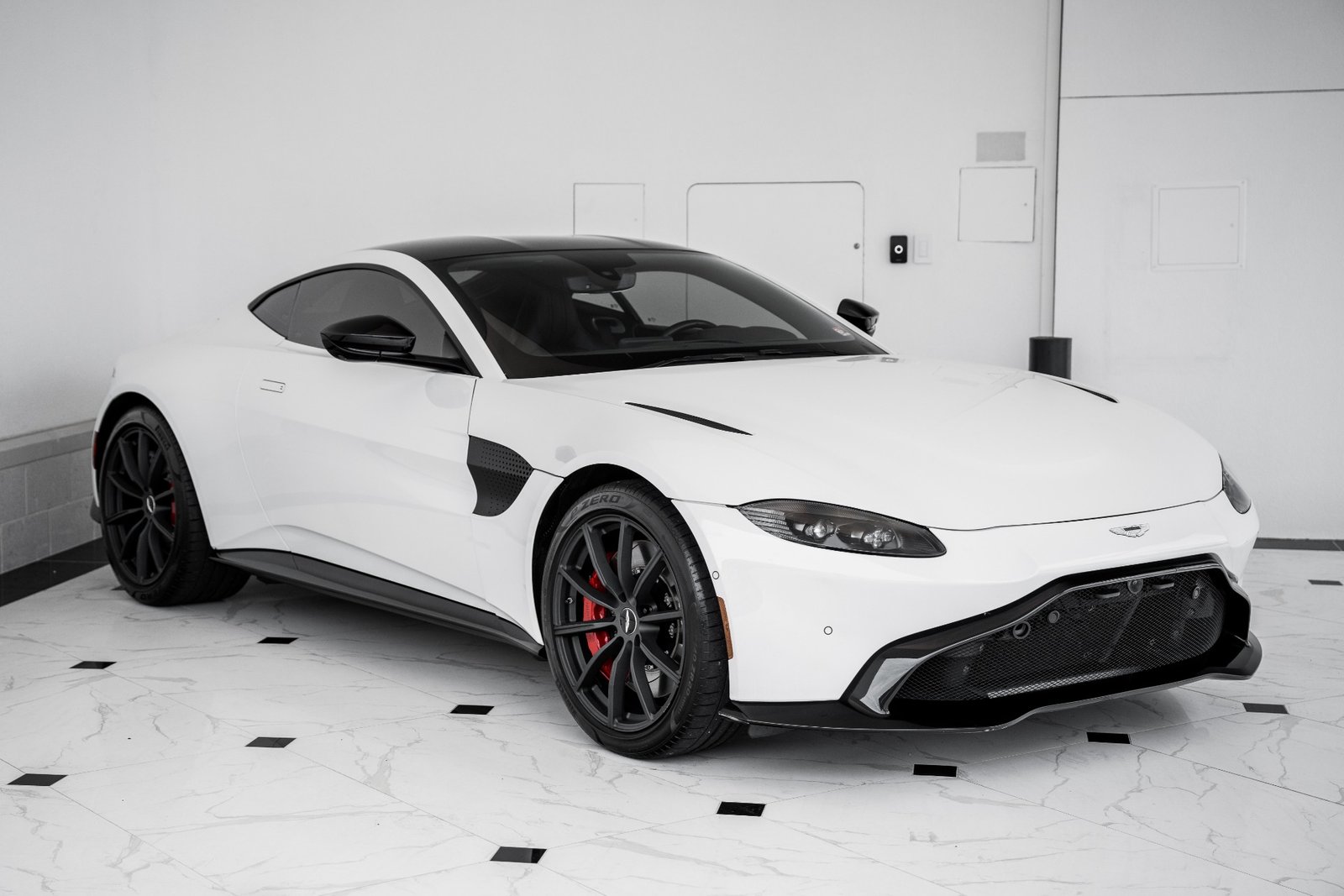 Used 2020 ASTON MARTIN VANTAGE V8 COUPE (17)