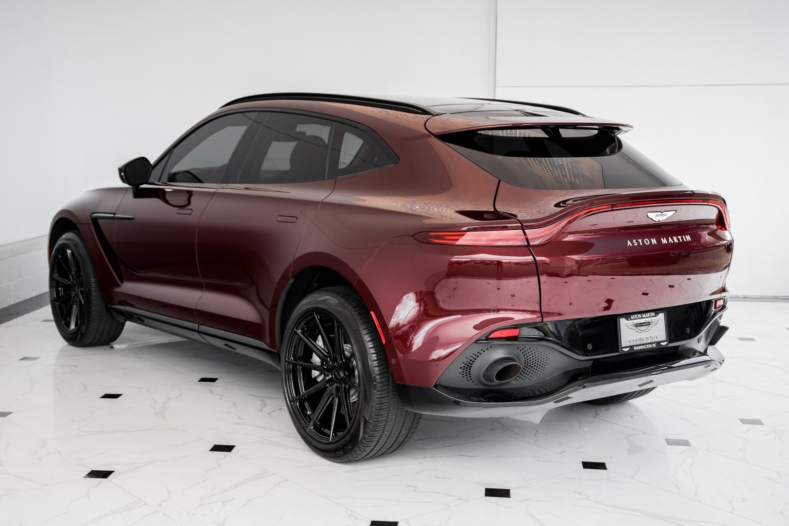 Used-2021-Aston-Martin-DBX-550 (11)