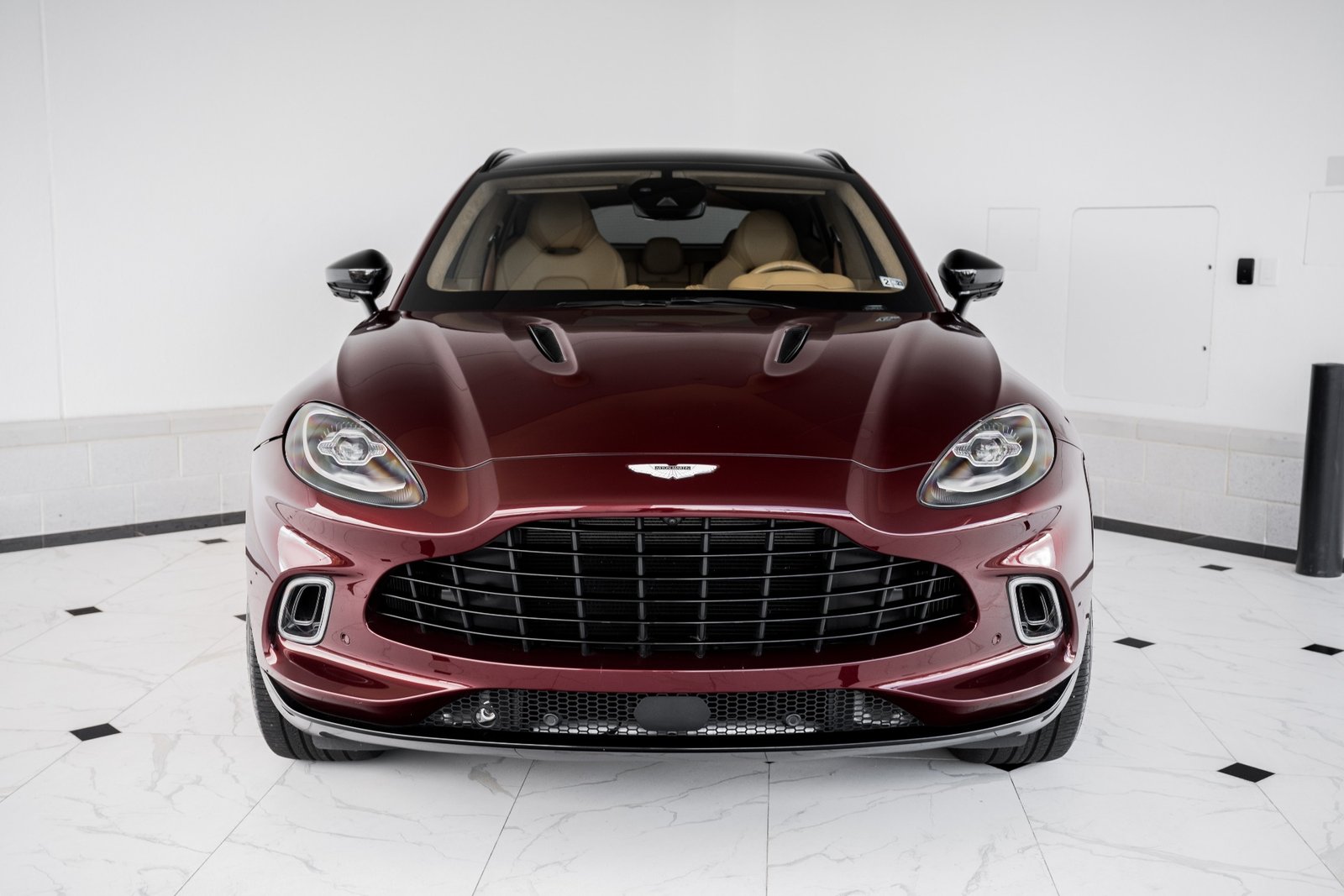 Used-2021-Aston-Martin-DBX-550 (16)