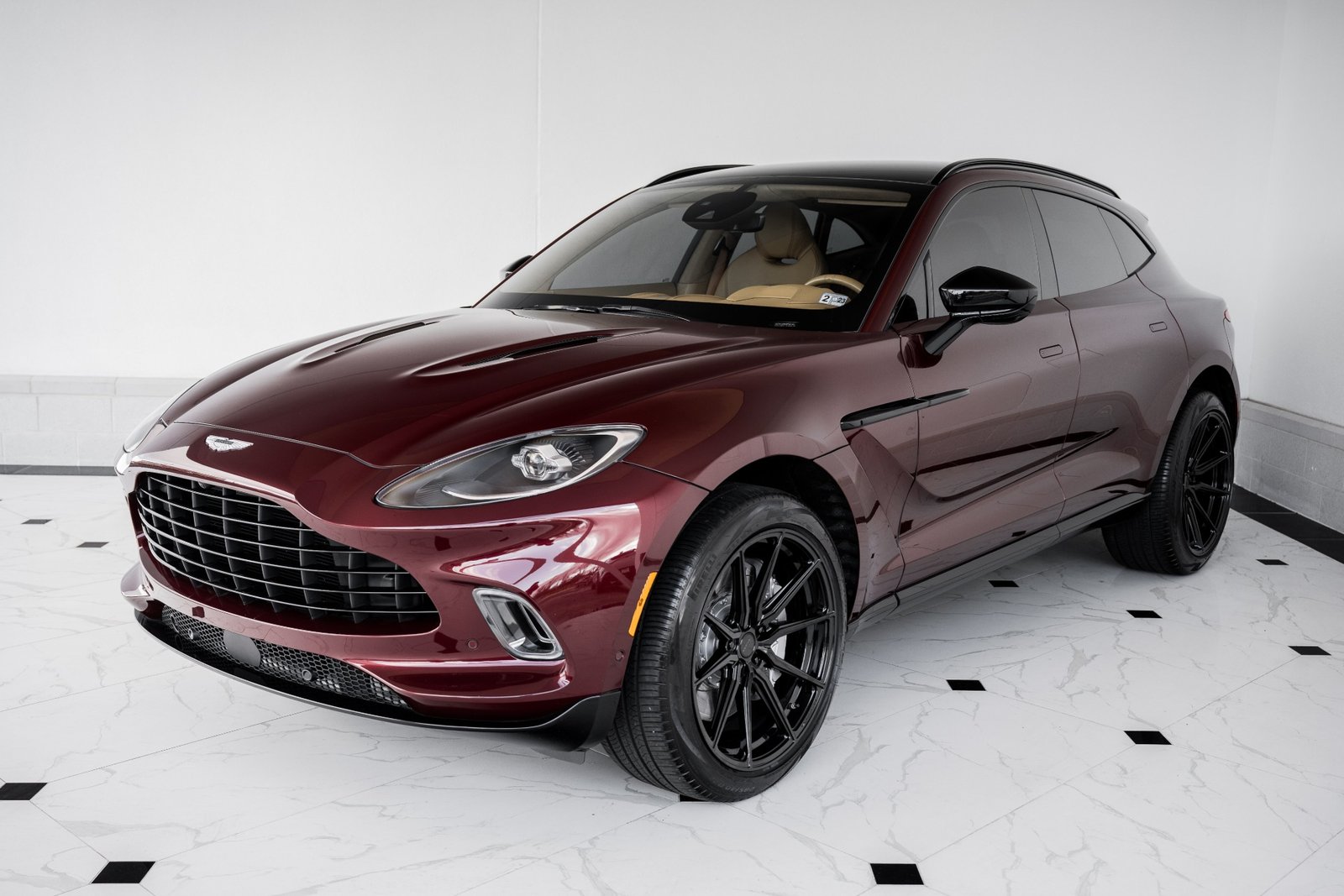 Used-2021-Aston-Martin-DBX-550 (2)