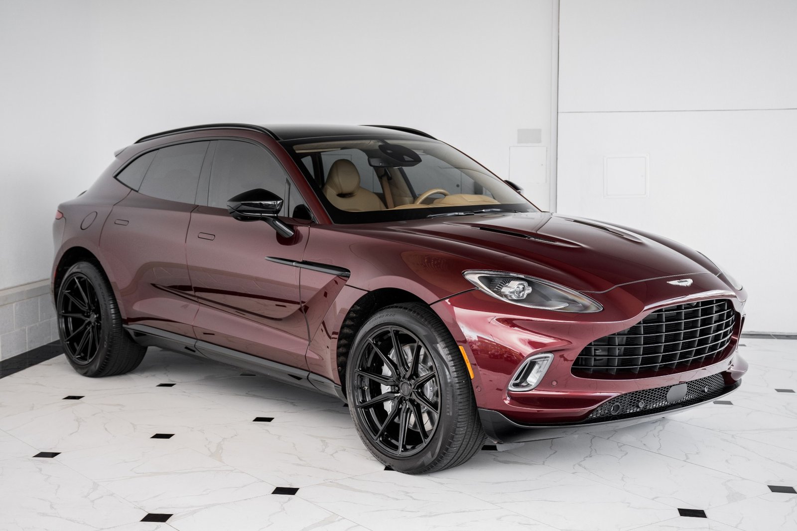 Used-2021-Aston-Martin-DBX-550 (5)