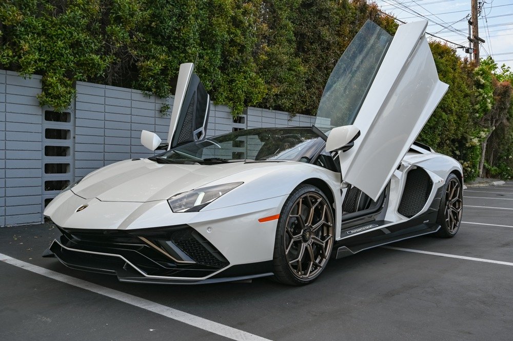 Used 2022 Lamborghini Aventador Ultimae (10)