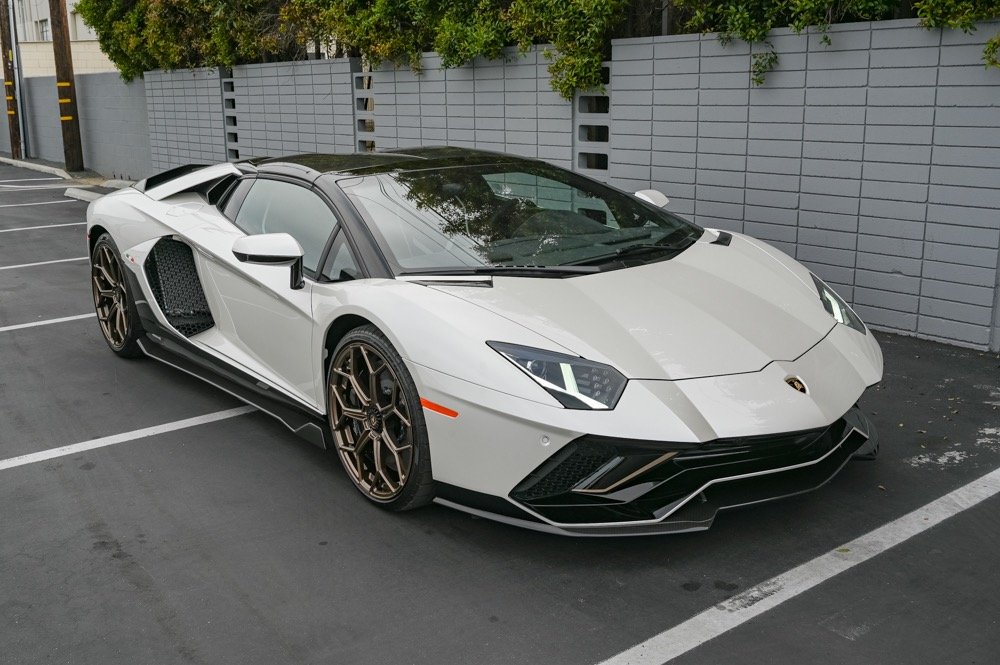 Used 2022 Lamborghini Aventador Ultimae (22)