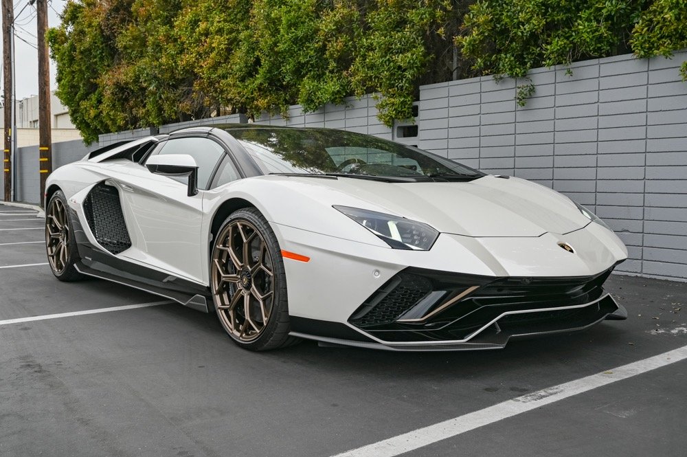 Used 2022 Lamborghini Aventador Ultimae (23)