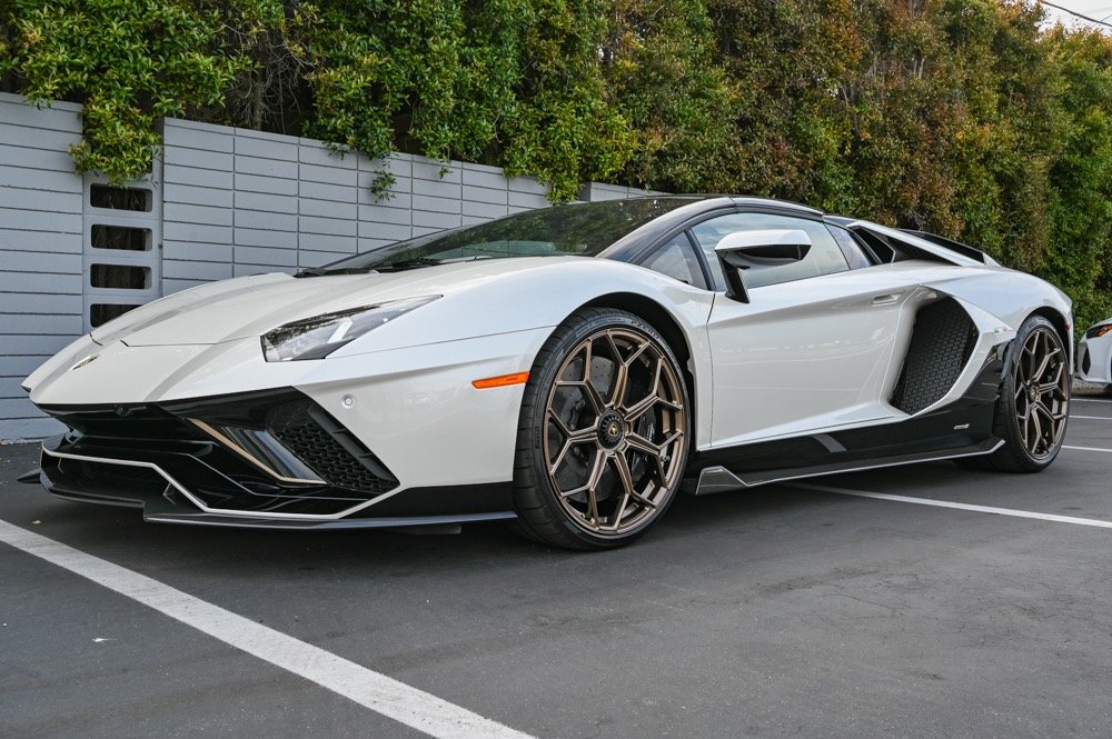 Used 2022 Lamborghini Aventador Ultimae (27)