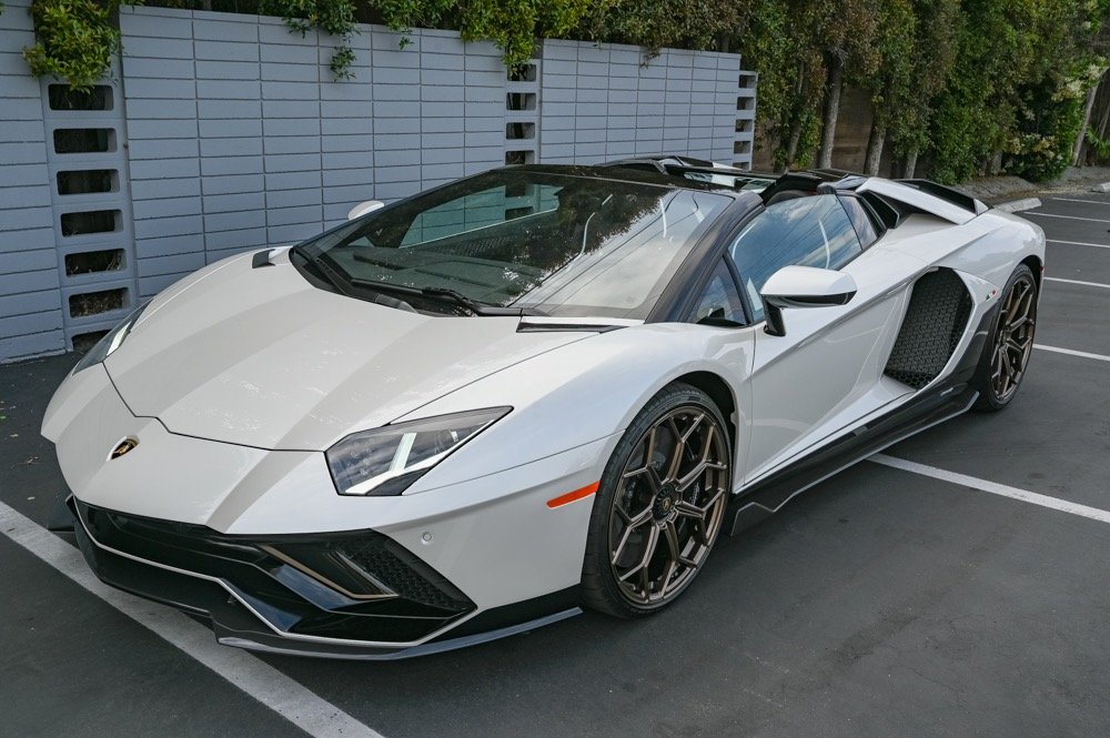 Used 2022 Lamborghini Aventador Ultimae (59)