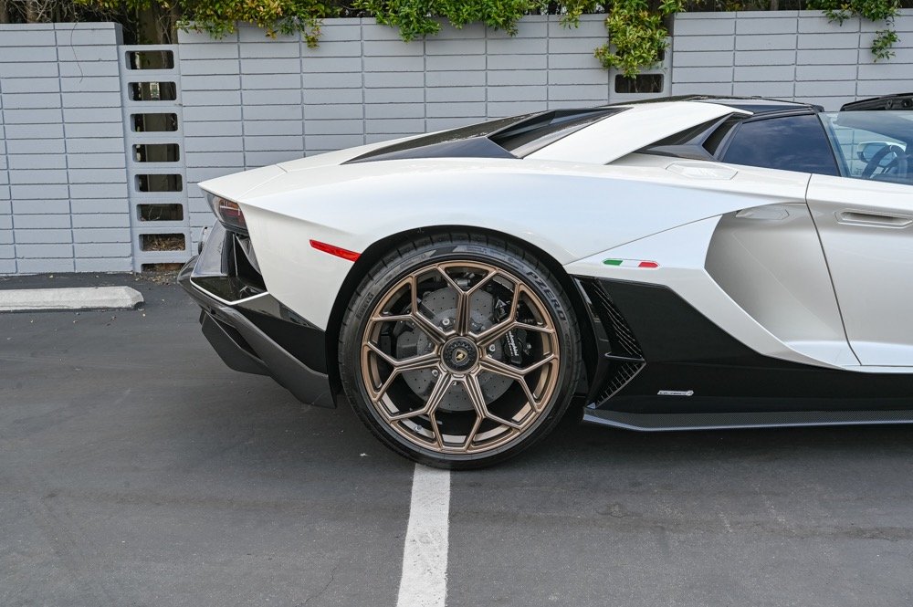 Used 2022 Lamborghini Aventador Ultimae (6)