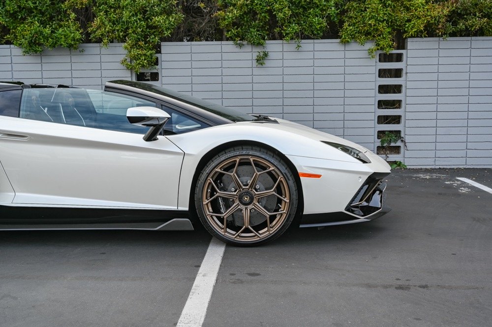 Used 2022 Lamborghini Aventador Ultimae (7)