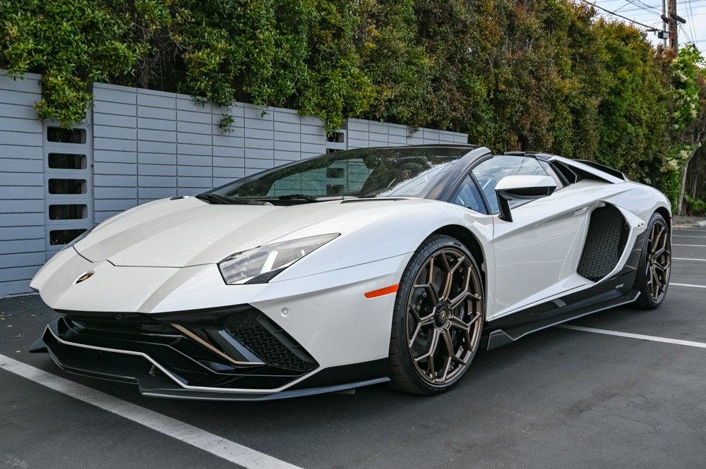 Used 2022 Lamborghini Aventador Ultimae (8)