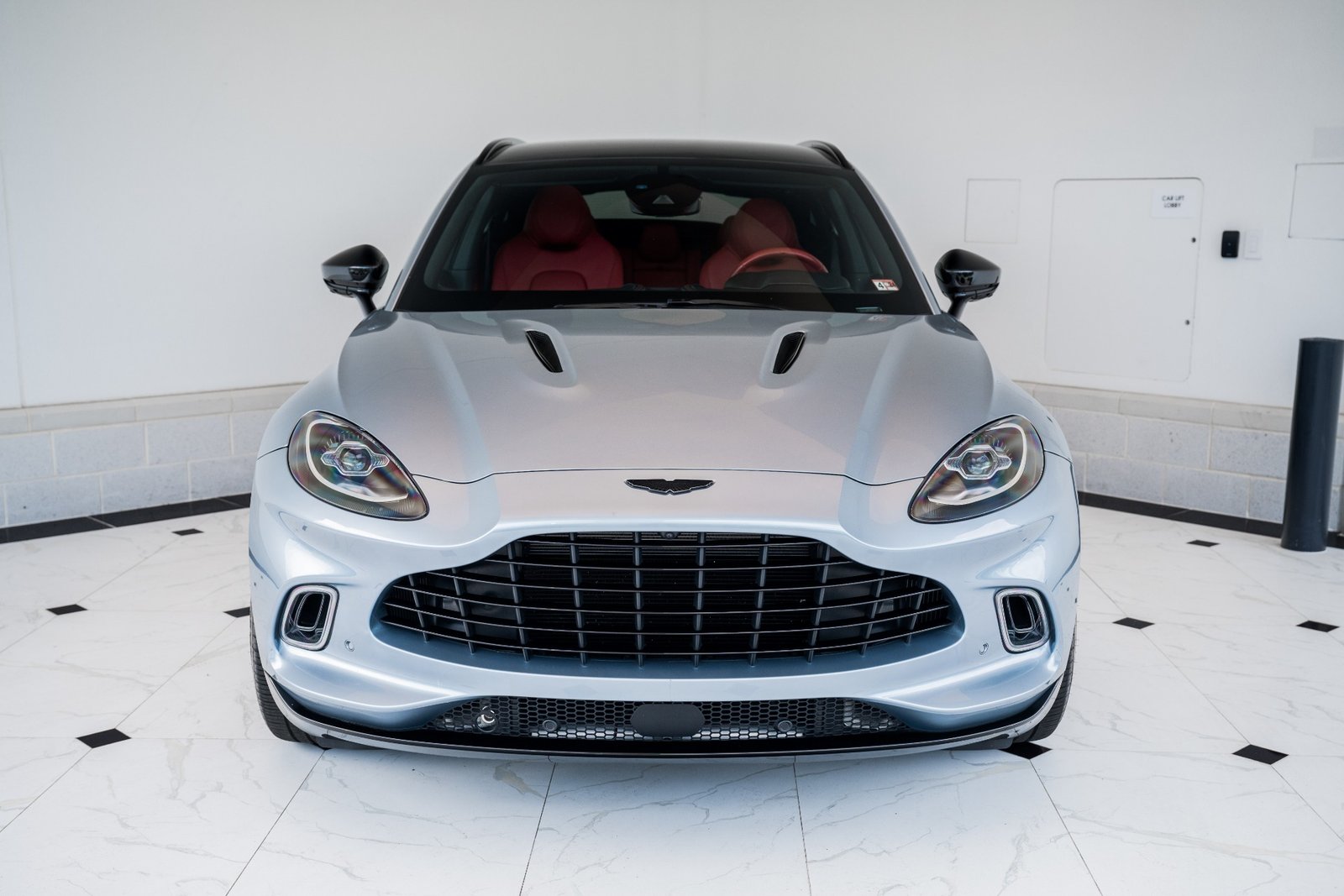 User 2021 ASTON MARTIN DBX 550 For Sale