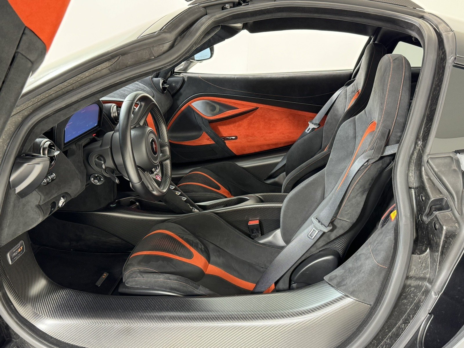 USED 2021 MCLAREN 765LT CARBON PKG FOR SALE (35)