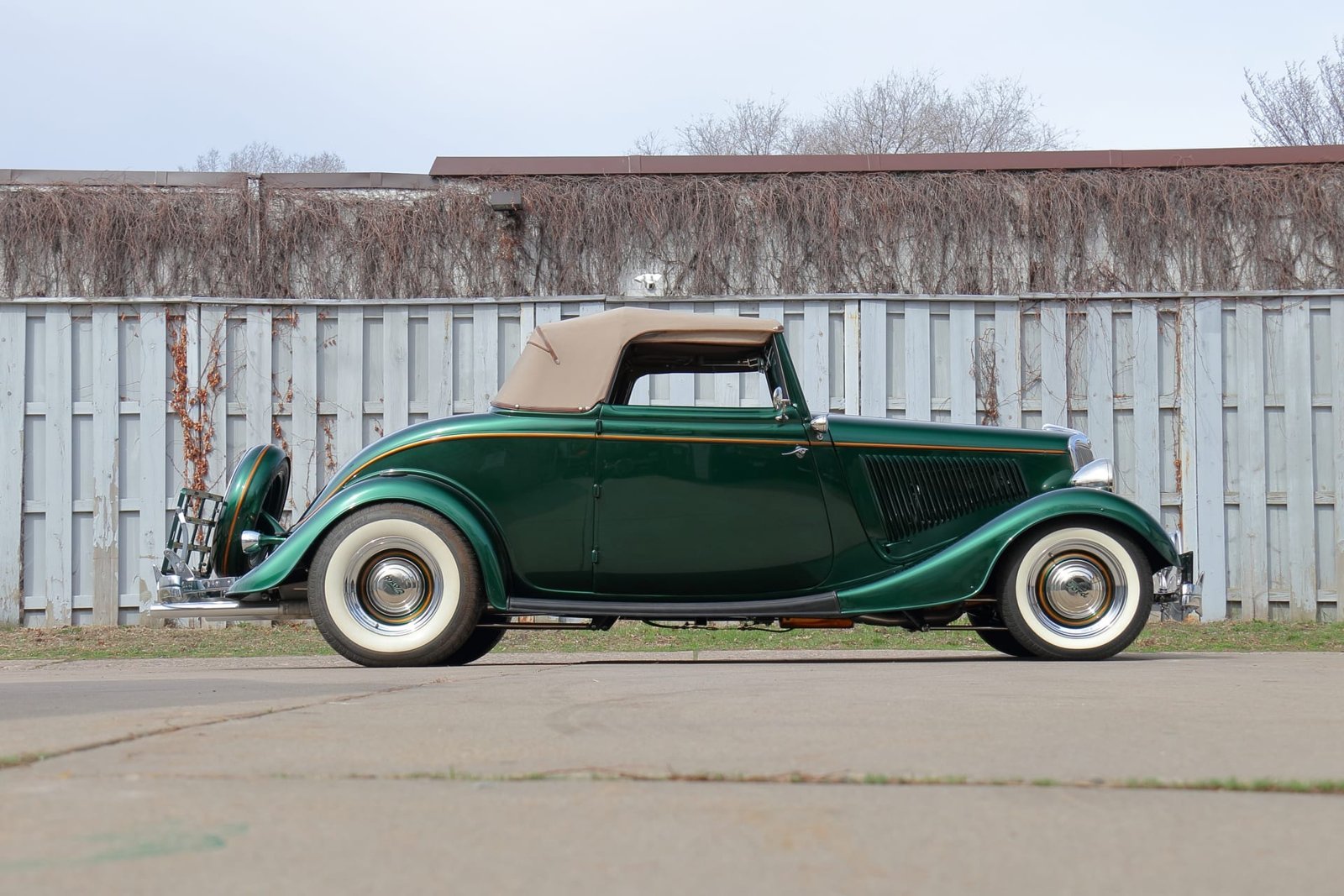 1934 Ford Custom Cabriolet For Sale (35)