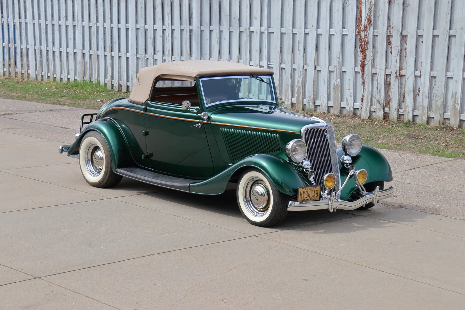 1934 Ford Custom Cabriolet For Sale (4)