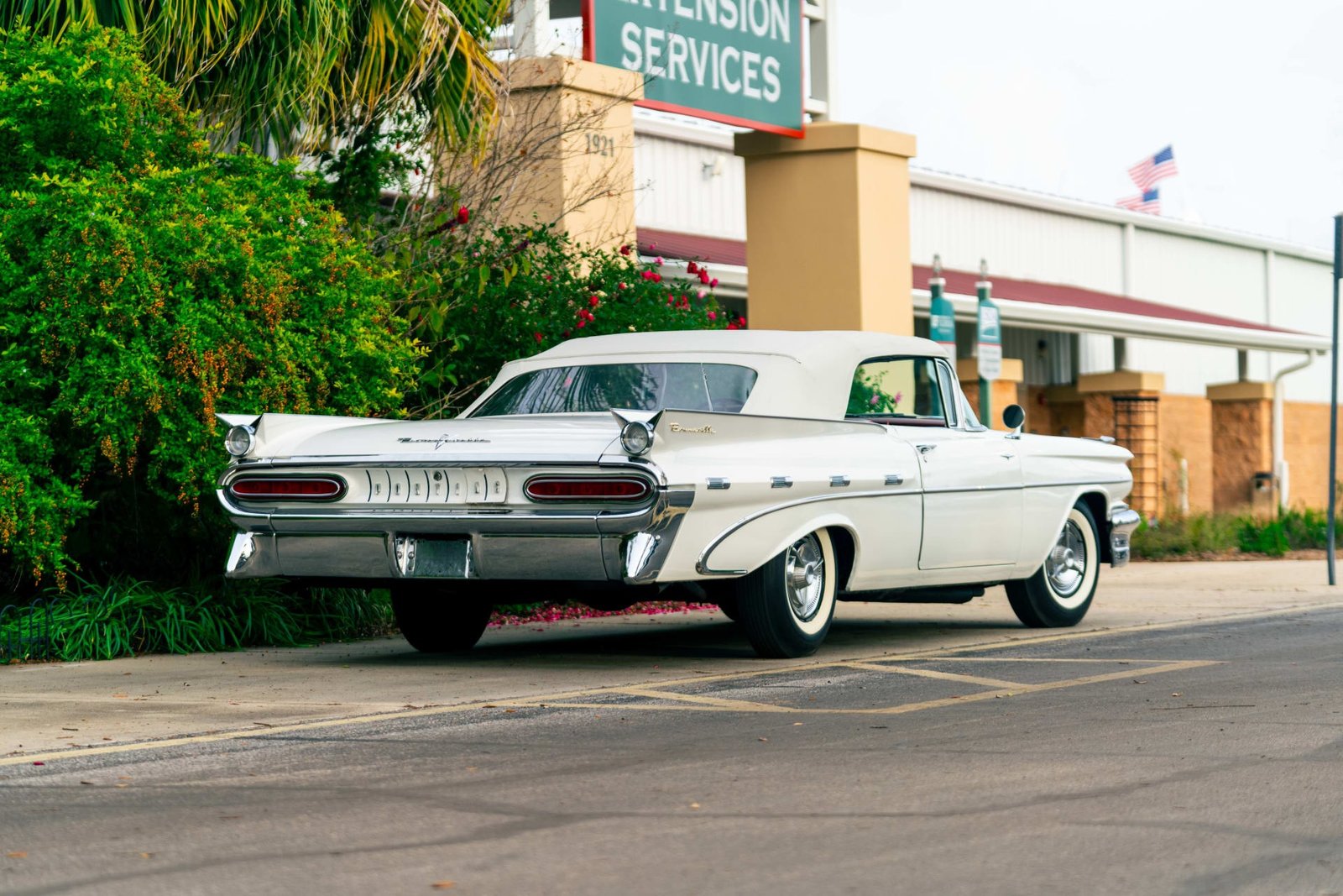 1959 Pontiac Bonneville Convertible For Sale (8)