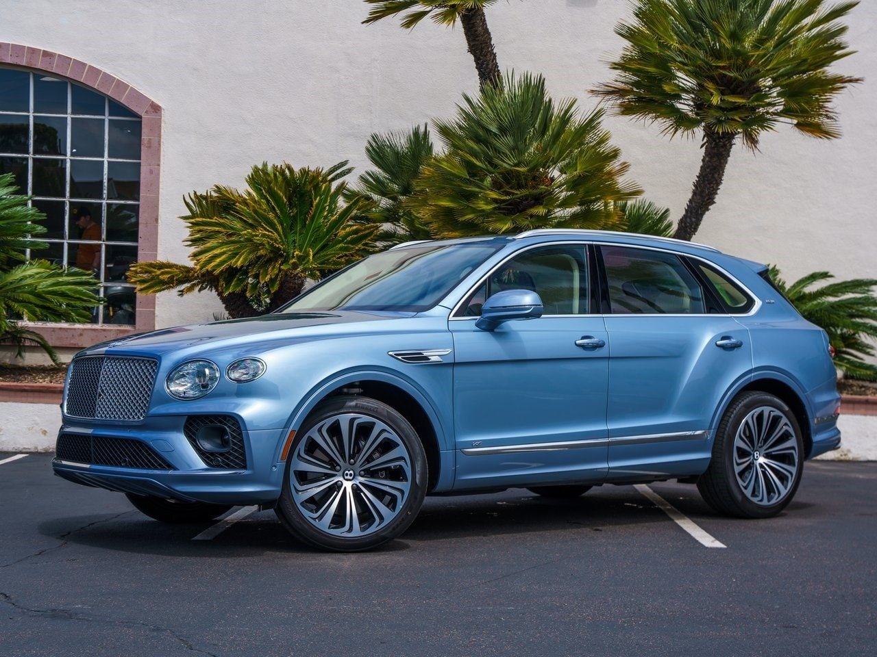 Buy 2022 Bentley Bentayga V8 (36)