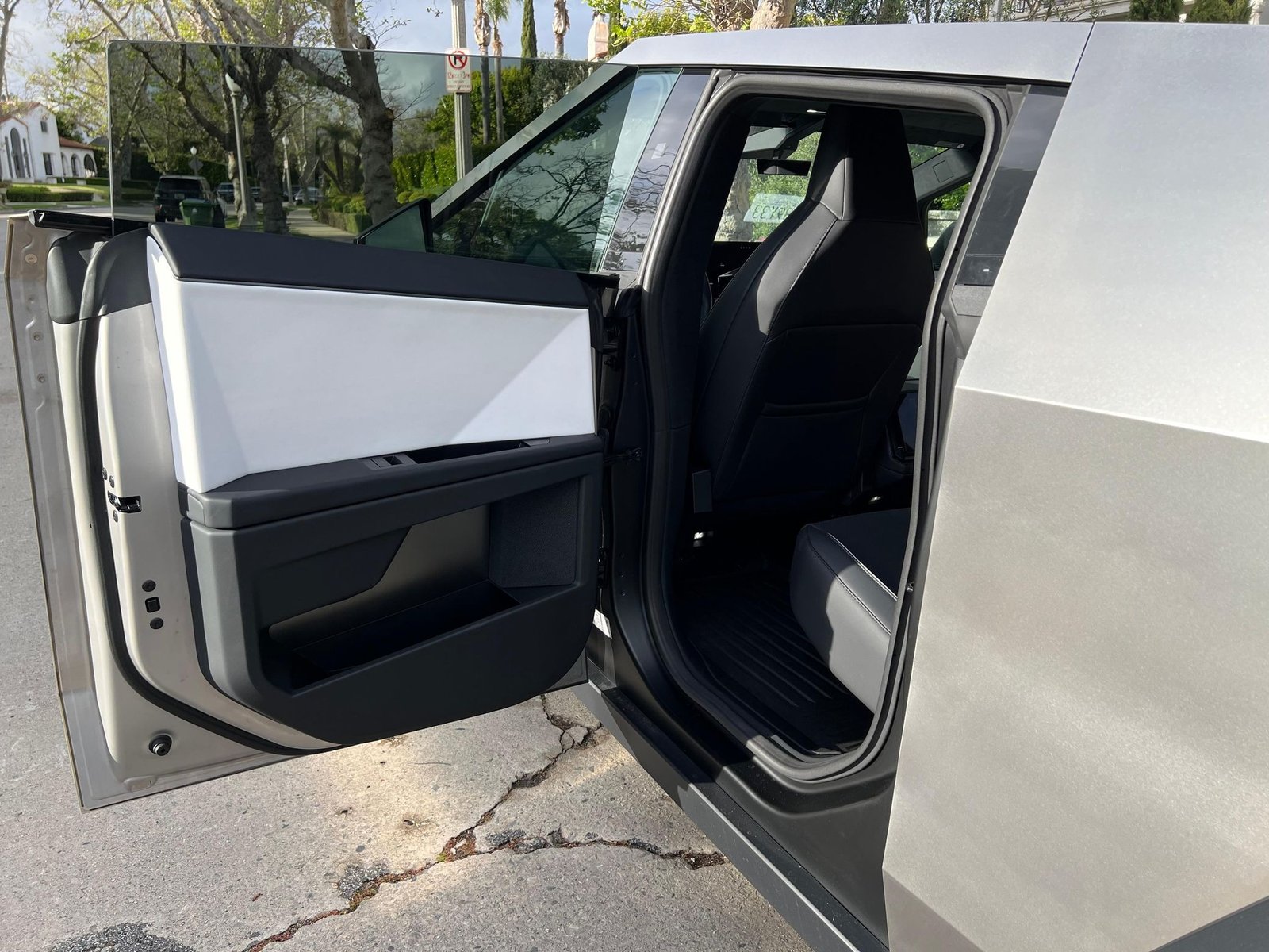 Tesla Cybertruck For Sale (21)